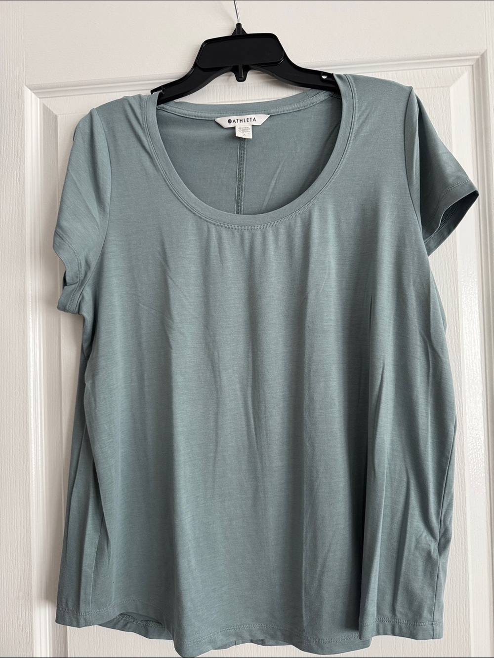 Athleta Sage Green Scoop Neck Short Sleeve Tee
